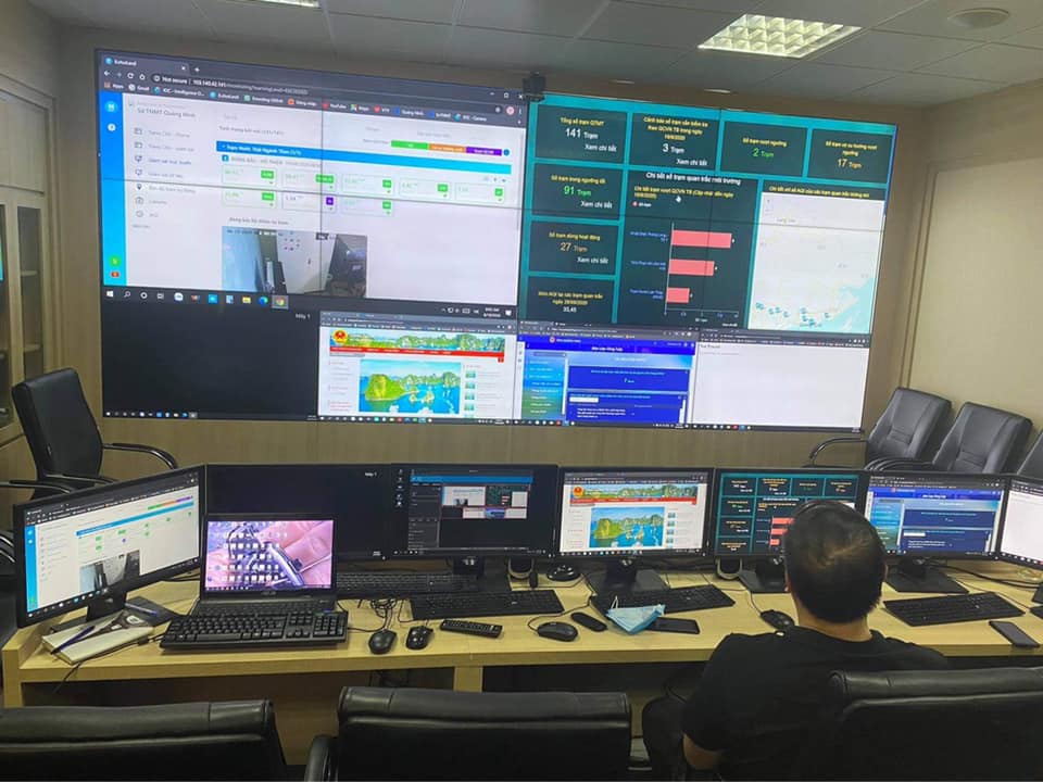 The control room monitors monitoring data of Quang Ninh DONRE